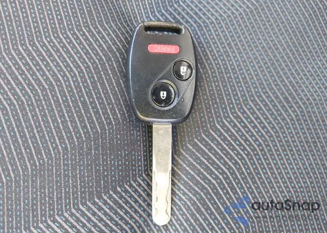 2010 Honda Fit Sport z USA, uszkodzony, nr VIN JHMGE8H45AC028557